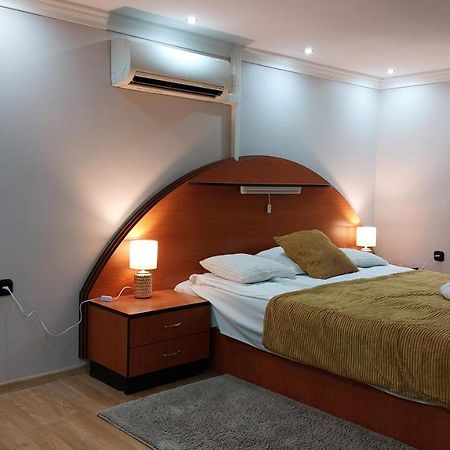 Family Apartman Дьюла Экстерьер фото